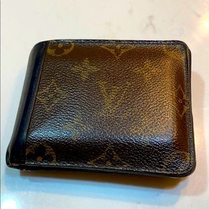 AUTHENTIC Luis Vuitton Wallet